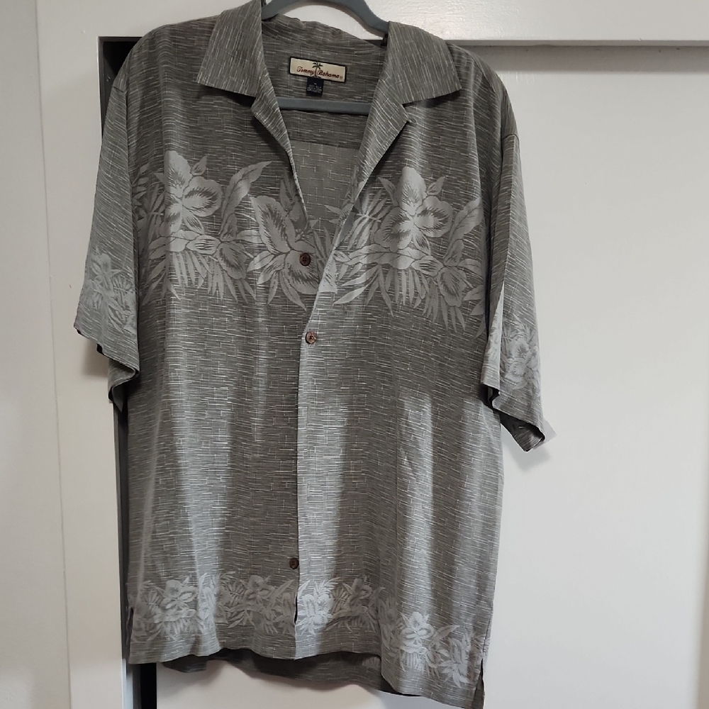 Tommy Bahama VTG Silk Coastal Hawaiian Gray Pattern Casual Button Down Shirt - Picture 2 of 10